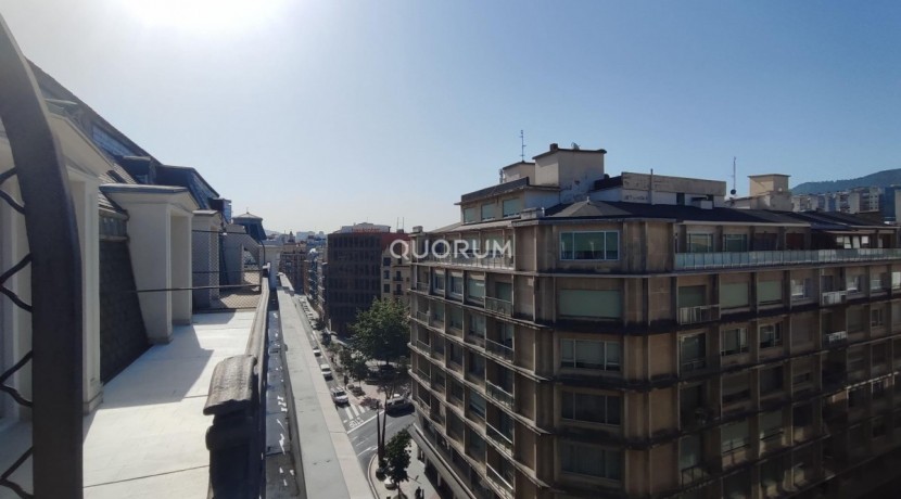 Oficina En Perfecto Estado En Edificio Carlton