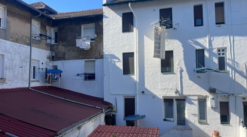 Oportunidad Para Vivir En Zona Tranquila De Barakaldo