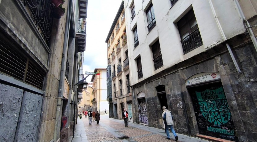 ¡Oportunidad Única Para Vivir En El Casco Viejo De Bilbao!