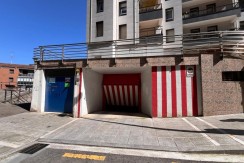 Parcela de Garaje Doble Con Trastero En Zona Burros