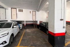Parcela de Garaje Doble Con Trastero En Zona Burros