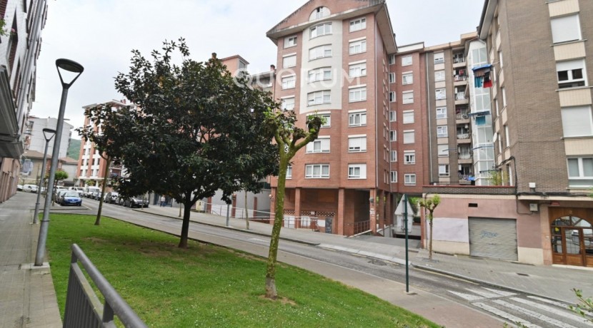 Pisazo Céntrico Para Entrar A Vivir Con Ascensor a Cota 0 Con Garaje, Trastero Y Camarote