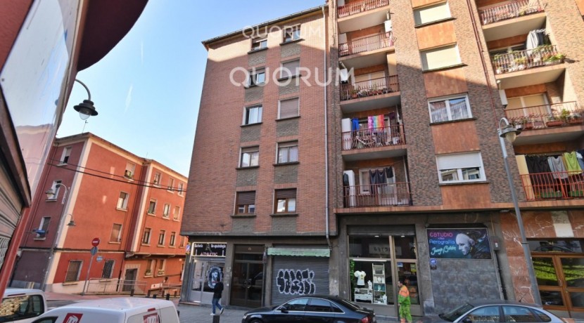 Piso De 2 Habitaciones Exterior En Venta