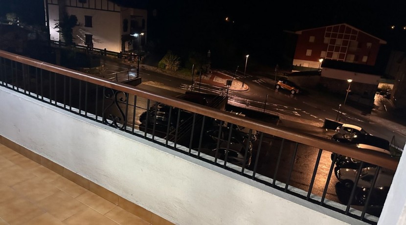 Piso de 2 habitaciones y terraza en Usansolo