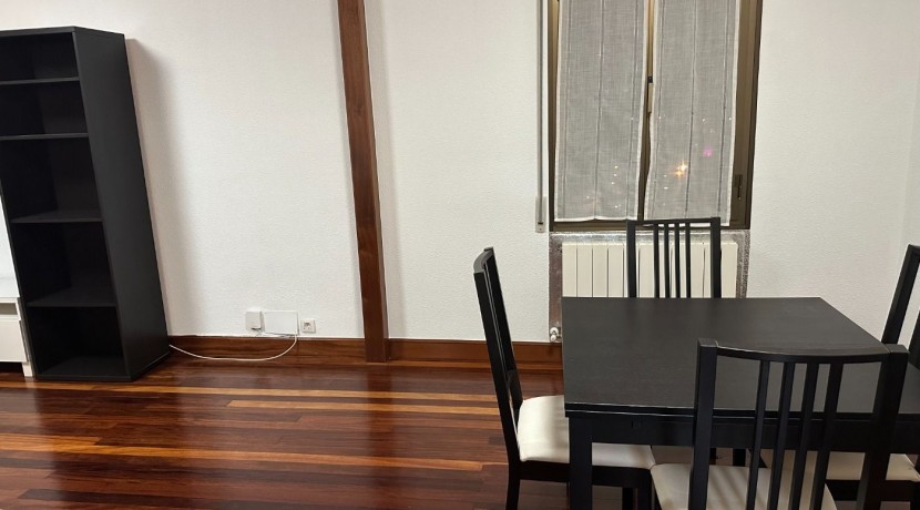 Piso de 2 habitaciones y terraza en Usansolo