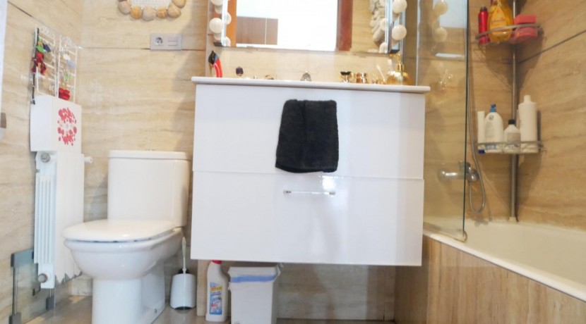 Piso De 3 Dorm y 2 Baños Con Amplia Terraza y Jardín y Trastero Incluido en Lemoa