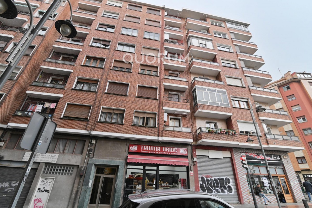 Piso En Santutxu De 2 Habitaciones Y Terraza