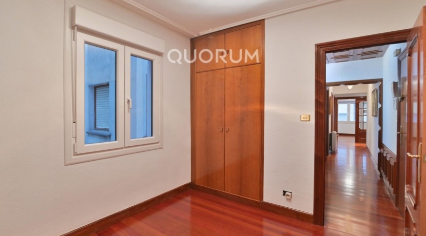Piso En Santutxu De 2 Habitaciones Y Terraza