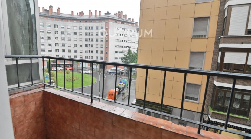 Piso En Santutxu De 2 Habitaciones Y Terraza
