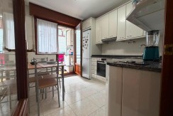 Piso PARA ENTRAR A VIVIR De 3 Dormitorios y 2 Baños Con Balcón, Ascensor Cota 0 y Garaje y Trastero Incluidos En Zona Ariz