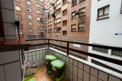 Piso PARA ENTRAR A VIVIR De 3 Dormitorios y 2 Baños Con Balcón, Ascensor Cota 0 y Garaje y Trastero Incluidos En Zona Ariz