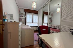Piso PARA ENTRAR A VIVIR De 3 Dormitorios y 2 Baños Con Balcón, Ascensor Cota 0 y Garaje y Trastero Incluidos En Zona Ariz