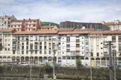 Piso Reformado Con Mucho Encanto En Atxuri
