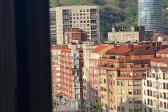 Piso Reformado De 3 Dormitorios En Rekalde