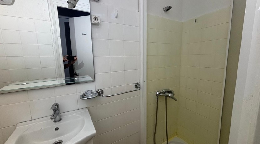 Piso Totalmente Exterior Con Vistas Despejadas De 2 Dormitorios Con Ascensor y Balcón En Zona Burros