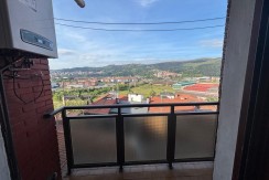 Piso Totalmente Exterior Con Vistas Despejadas De 2 Dormitorios Con Ascensor y Balcón En Zona Burros