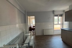 Piso Totalmente Exterior Con Vistas Despejadas De 2 Dormitorios Con Ascensor y Balcón En Zona Burros