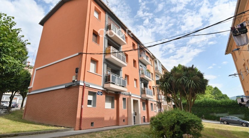 Piso Totalmente Exterior Muy Luminoso De 2 Dormitorios Con Balcón En Zona San Miguel