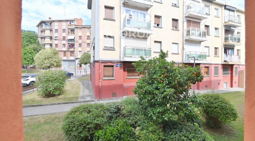 Piso Totalmente Exterior Muy Luminoso De 2 Dormitorios Con Balcón En Zona San Miguel