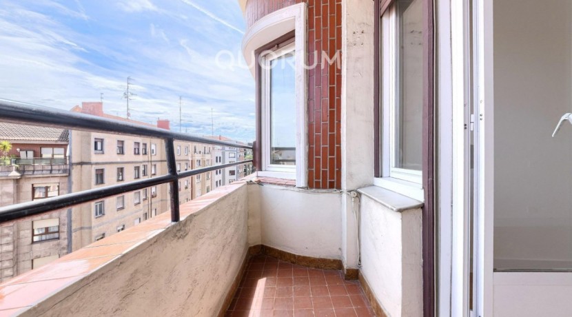 Piso Totalmente Reformado En El Centro De Barakaldo De 3 Habitaciones Y 2 Baños