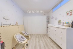 Preciosa Vivienda REFORMADA De 2 Dormitorios y 1 Baño Con Ascensor y Parcela de Garaje incluida en Zona Kalero