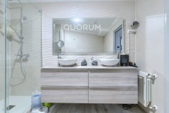 Preciosa Vivienda REFORMADA De 2 Dormitorios y 1 Baño Con Ascensor y Parcela de Garaje incluida en Zona Kalero