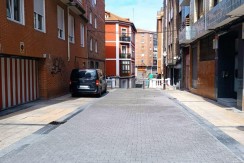 Se Vende Amplia Parcela De Garaje En Barakaldo Zona Centro.