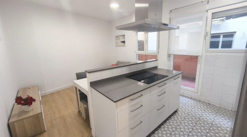 Se Vende En Exclusiva Piso Reformado De 3 Habitaciones Con 1 Baño En El Corazon De Lutxana