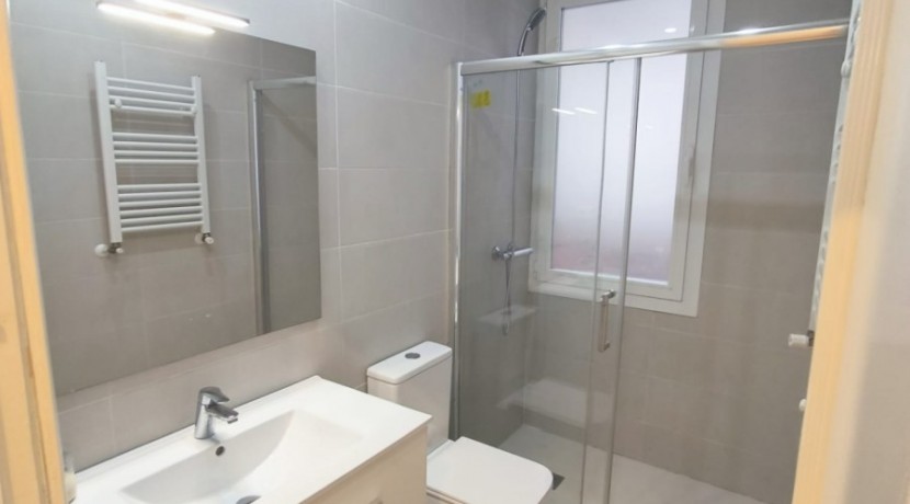 Se Vende En Exclusiva Piso Reformado De 3 Habitaciones Con 1 Baño En El Corazon De Lutxana