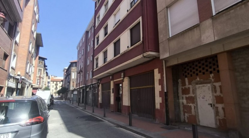 Se Vende En Exclusiva Piso Reformado De 3 Habitaciones Con 1 Baño En El Corazon De Lutxana