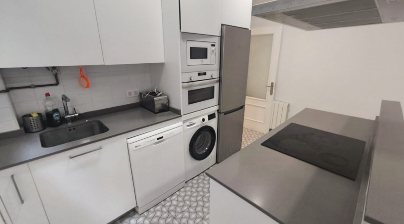 Se Vende En Exclusiva Piso Reformado De 3 Habitaciones Con 1 Baño En El Corazon De Lutxana