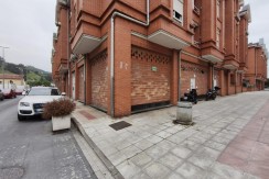 Se Vende Local Comercial En Trapagaran Zona Ugarte De 150 m2 Construidos Con Salida De Humos