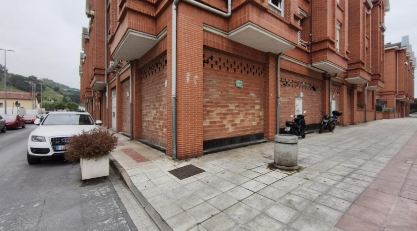 Se Vende Local Comercial En Trapagaran Zona Ugarte De 150 m2 Construidos Con Salida De Humos
