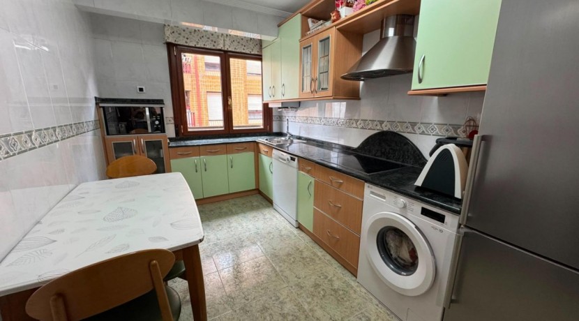 VIVIENDA PARA ENTRAR A VIVIR A UN MINUTO DEL CENTRO DE SESTAO