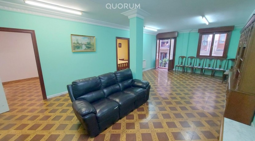 Amplia Vivienda en el Casco Viejo Para Reformar