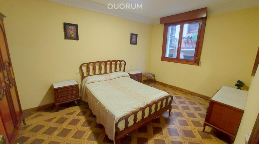 Amplia Vivienda en el Casco Viejo Para Reformar