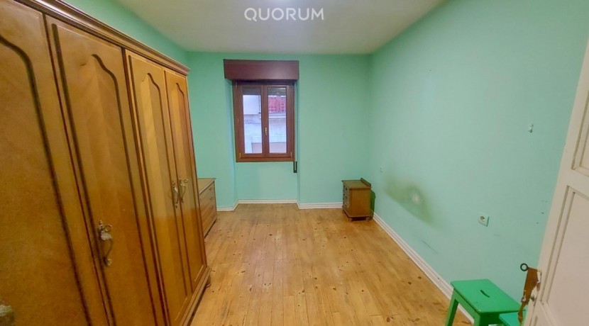 Amplia Vivienda en el Casco Viejo Para Reformar
