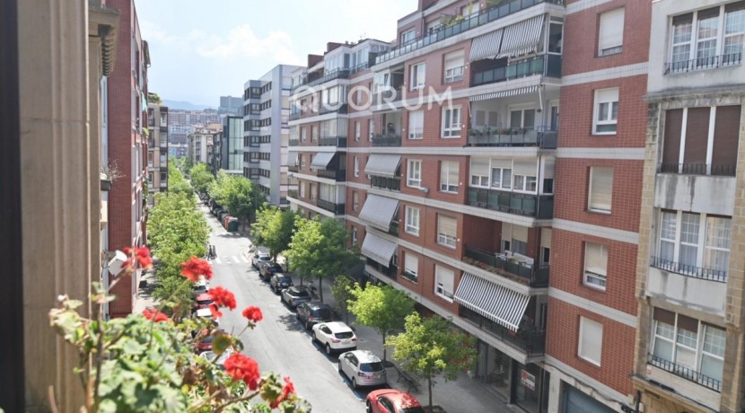 AMPLIA VIVIENDA EN EL CENTRO DE LAS ARENAS