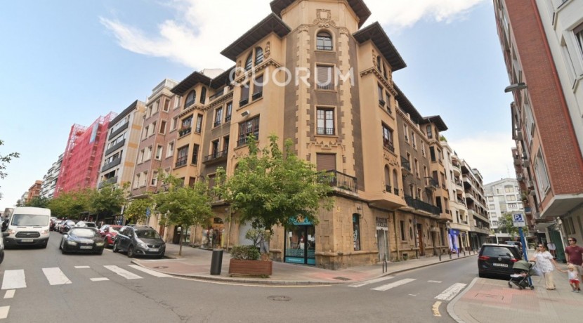 AMPLIA VIVIENDA EN EL CENTRO DE LAS ARENAS
