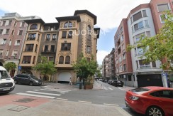 AMPLIA VIVIENDA EN EL CENTRO DE LAS ARENAS