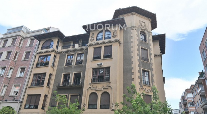 AMPLIA VIVIENDA EN EL CENTRO DE LAS ARENAS