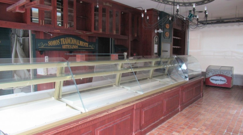 Amplio Local Comercial En El Centro