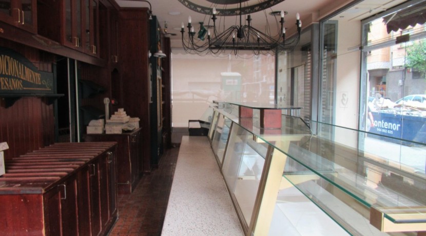 Amplio Local Comercial En El Centro