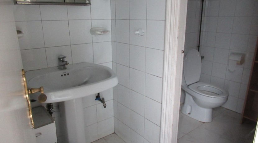 Amplio Local Comercial En El Centro