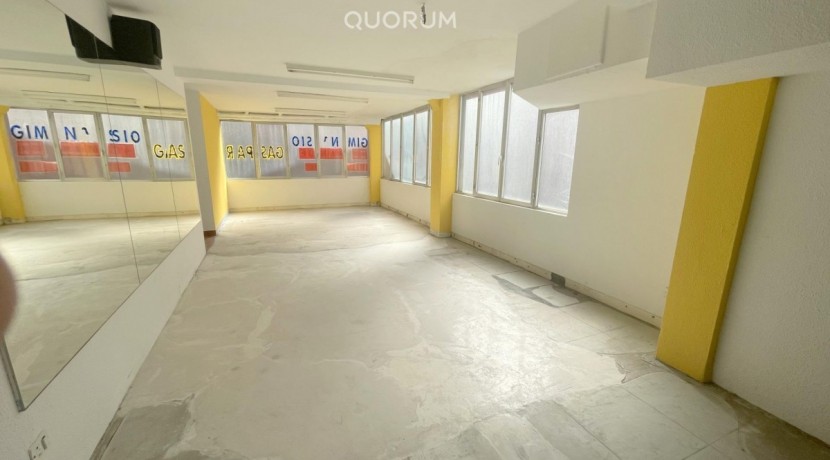 Amplio Local Comercial En Santutxu