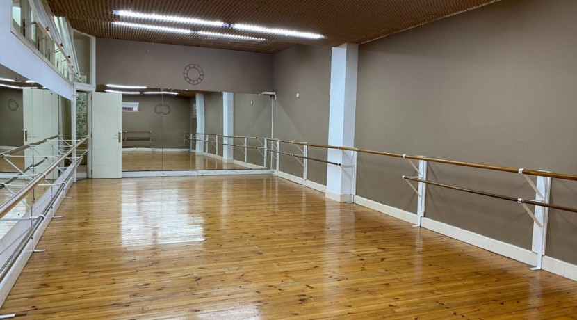 Amplio Local En Alquiler En Las Arenas