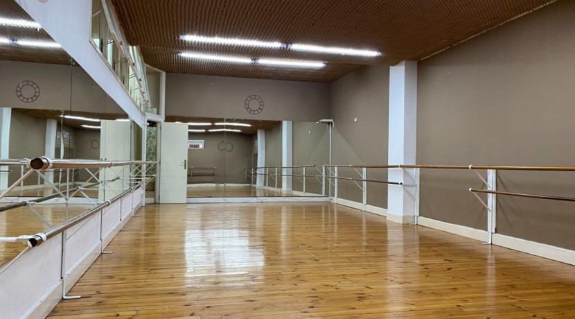 Amplio Local En Alquiler En Las Arenas