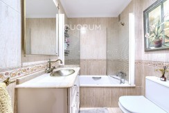 Amplio Piso De 3 Dormitorios y 2 Baños Con Parcela de Garaje y Trastero Incluidos En Arrigorriaga