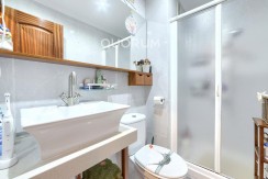 Amplio Piso De 3 Dormitorios y 2 Baños Con Parcela de Garaje y Trastero Incluidos En Arrigorriaga