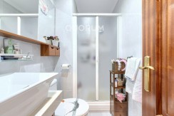 Amplio Piso De 3 Dormitorios y 2 Baños Con Parcela de Garaje y Trastero Incluidos En Arrigorriaga